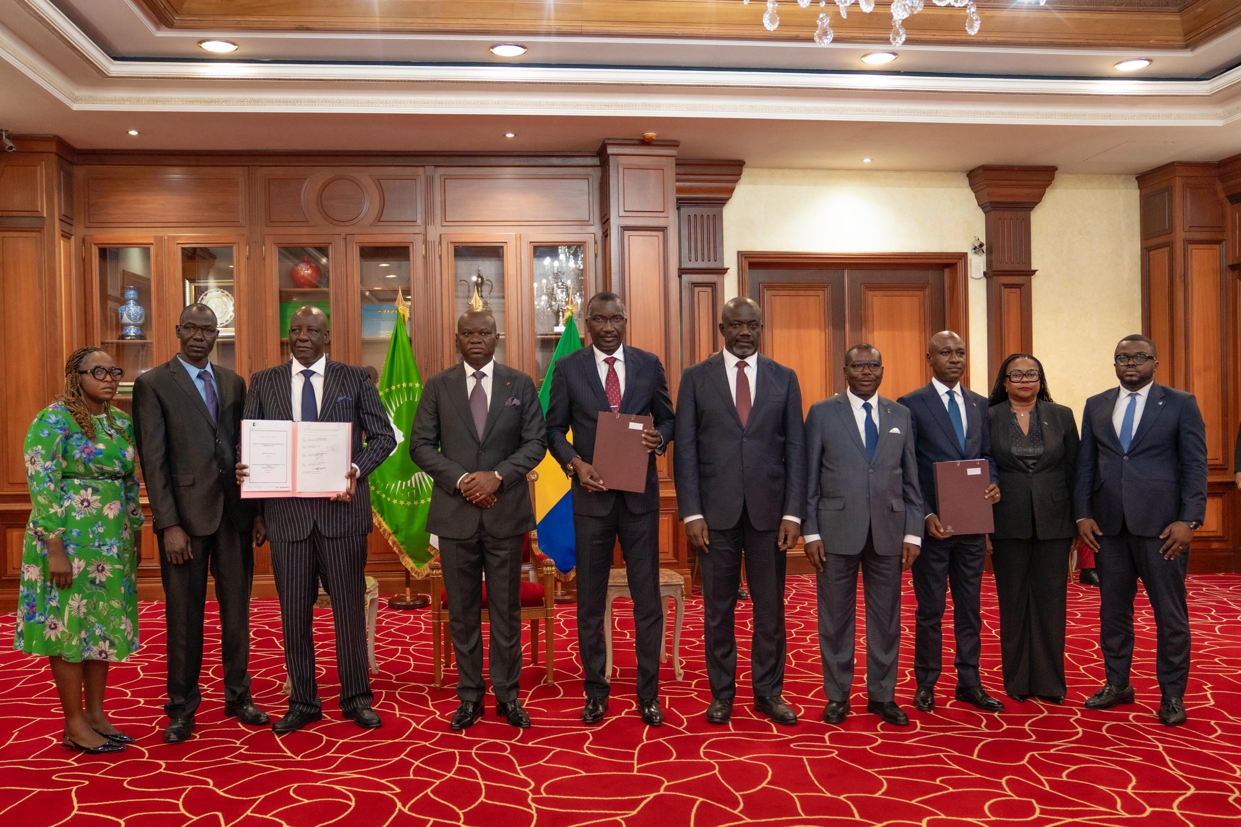 Signature de la convention de financement de l’axe NTOUM–COCOBEACH